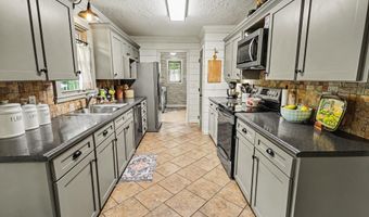 1404 Bains St, Albertville, AL 35950
