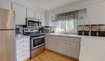 40 Sand Hill Rd, Bristol, CT 06010