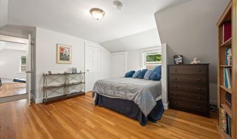 118 Poplar St, Bangor, ME 04401
