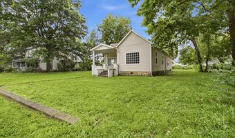 114 E College St, Aurora, MO 65605