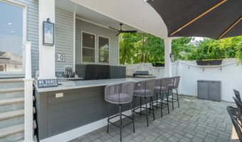 71 Compton St, Belford, NJ 07718