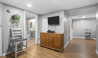 33 Belmont Ave, East Providence, RI 02914
