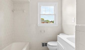 4 Ellsworth St, Warwick, RI 02886