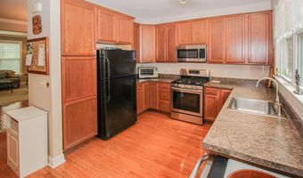 6 Lawrence Ave 6, Danbury, CT 06810