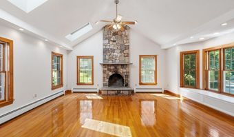 4 Battcock Rd, Billerica, MA 01821