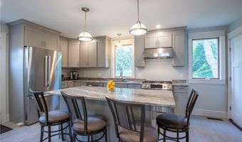 5 Gillies Ct, Newport, RI 02840