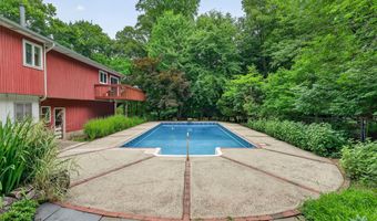 11 Kent Rd, Airmont, NY 10952