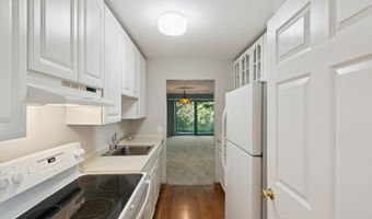 747 Peninsula Ct, Ann Arbor, MI 48105