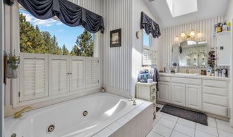64629 Horseman Ln, Bend, OR 97703