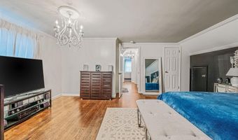 50 Mole Pl, Amityville, NY 11701