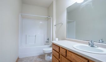 907 7th Ave SE 1, Altoona, IA 50009