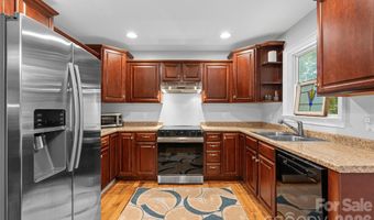 102 Iris St, Asheville, NC 28803