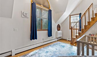 33 Wapping Dr, Bristol, RI 02809