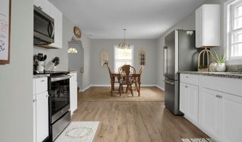 116 Magnolia St, Bonneau, SC 29431