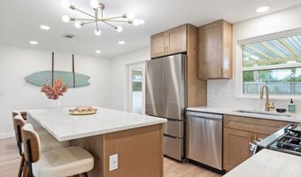 490 MAKO Dr, Atlantic Beach, FL 32233