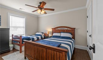 5 Lowndes St, Newport, RI 02840