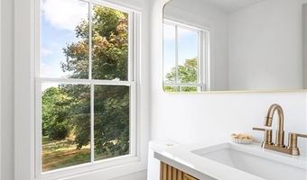 804 Mohegan Trl, Block Island, RI 02807