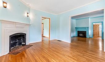 55 Hunter Ave, Newport, RI 02840