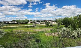 4005 19th St NE, Bismarck, ND 58503
