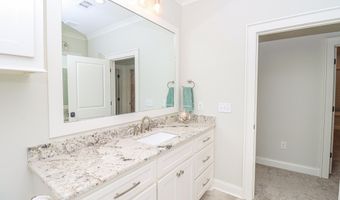 170 Fallen Oak Dr, Brandon, MS 39047