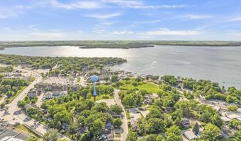 41 Dewey St, Arnolds Park, IA 51331