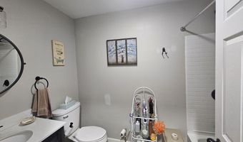 1705 Lakeview Dr, Ava, MO 65608