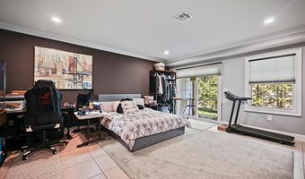 14 White Oak Ln, Aberdeen, NJ 07747