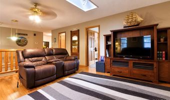 5557 Schuetz Ln, Alhambra, IL 62001