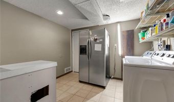 101 Hidden Meadow Ct, Apple Valley, MN 55124