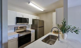 56 Kunihi Ln 323, Kahului, HI 96732