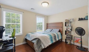 5 County St, Berkley, MA 02779