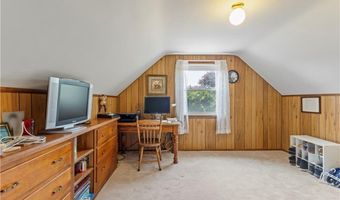 75 Crescent Ave, Cranston, RI 02910