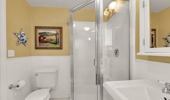 23 Commercial St, Belfast, ME 04915