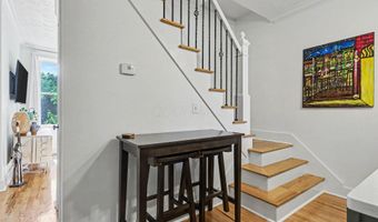 982 Highland St, Columbus, OH 43201
