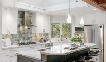 1355 White Oak Dr, Santa Rosa, CA 95409