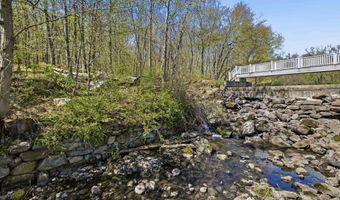 28 Armstrong Rd C15, Coventry, CT 06238