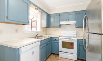 827 E Boyd Dr #C, Baton Rouge, LA 70808