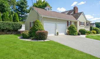 71 Reservoir Ave, Andover, NJ 07801