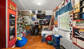 446 Plymouth St, Abington, MA 02351