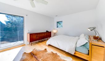 54 Gardiner Dr, Amagansett, NY 11930