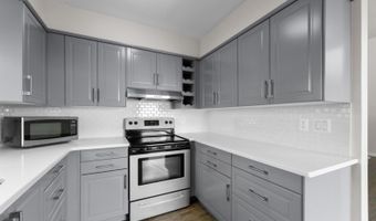 427 Cardinal Ln, Bedminster, NJ 07921