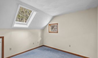 9 Maxwell Dr, Brookline, NH 03033