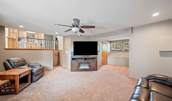 308 11th Ave NW, Altoona, IA 50009