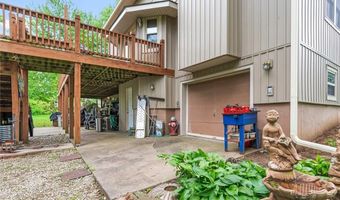 15120 Briarwood Dr, Basehor, KS 66007