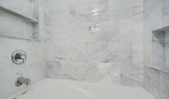 2220 LAKE Ave, Baltimore, MD 21213