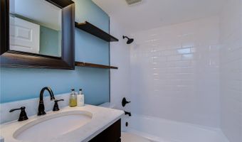 6504 SURFSIDE Blvd 8, Apollo Beach, FL 33572