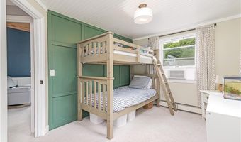 460 Schooner Ave, Jamestown, RI 02835