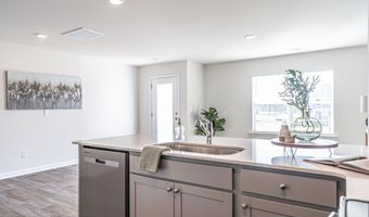 205 Maddox Dr, Aberdeen, NC 28315