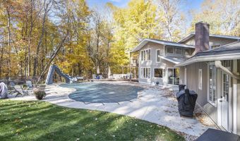 7160 River Valley Dr SE, Alto, MI 49302