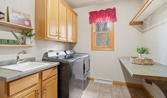 3208 S SOLITUDE Ln, Appleton, WI 54915